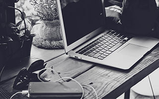 普通股民如何加杠杆:炒股配资门户网-情绪突变！A股“吹哨人”最新发声！